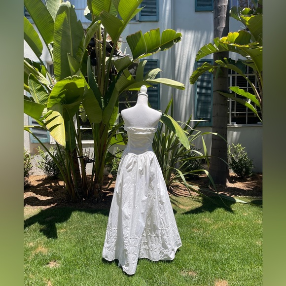 50s Vintage White Cotton Strapless Dress with Full Skirt - Picture 2 of 11